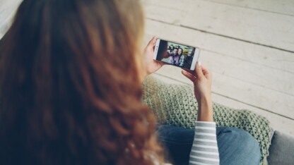 couple video call phone